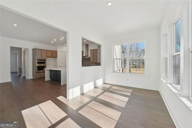 Building Photo - 2815 Medford Dr