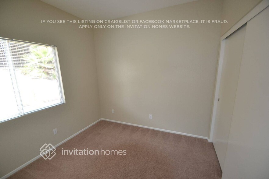 Building Photo - 40057 Daphne Dr