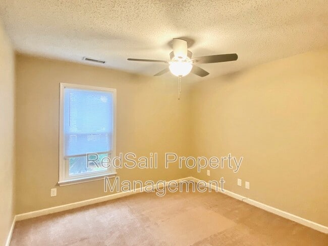 Building Photo - 14 Tabatha Cir