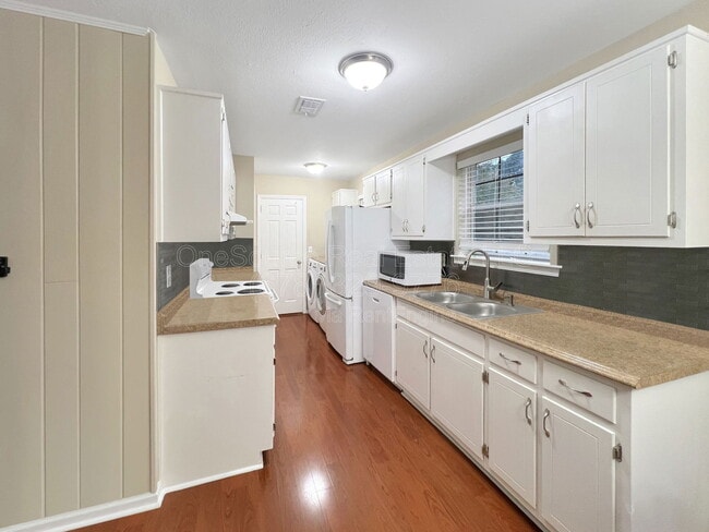 Building Photo - 2752 Post Oak Ct
