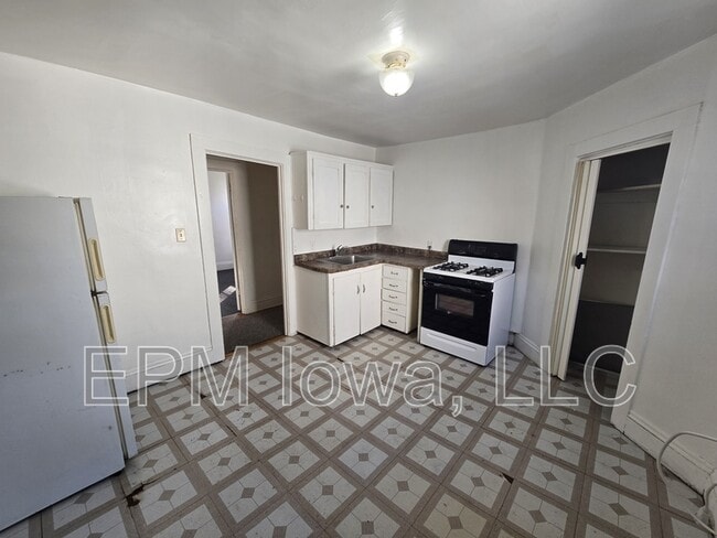 Building Photo - 1424 1/2 Grant Avenue