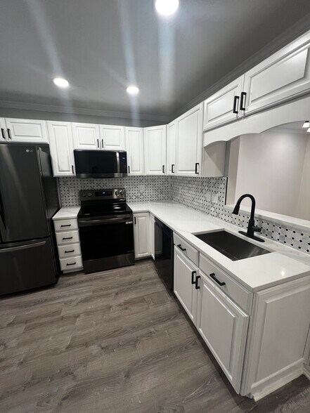 Building Photo - 10702 Ashview Dr