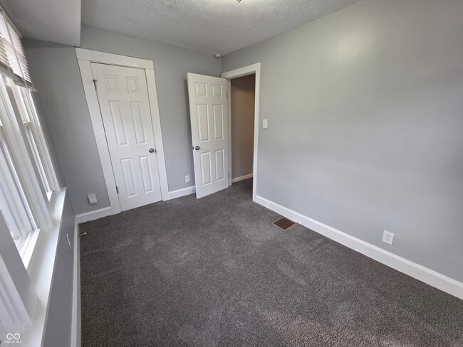 Building Photo - 21 S Spencer Ave