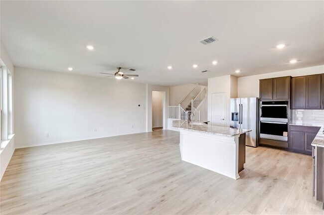 Building Photo - 1717 River Plateau Dr