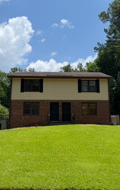 Building Photo - 1405 Harth Dr