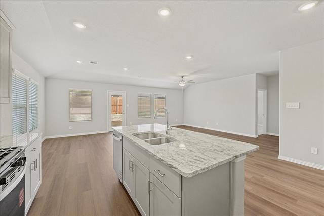 Building Photo - 522 River Rdg Dr