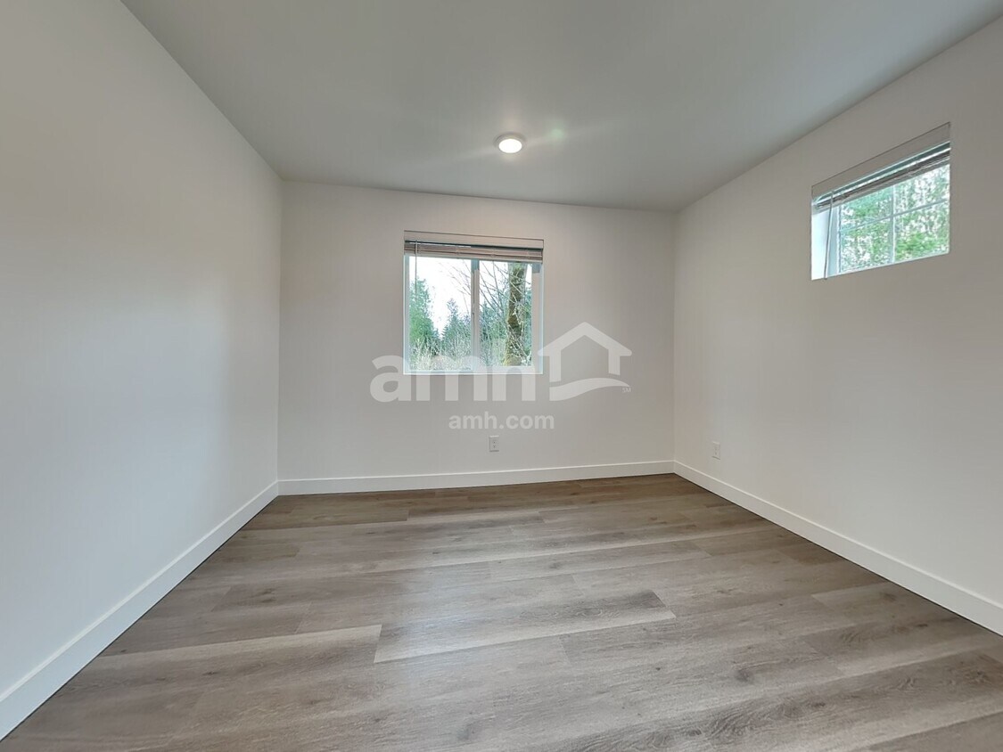 Building Photo - 8007 Katriel Ct SW