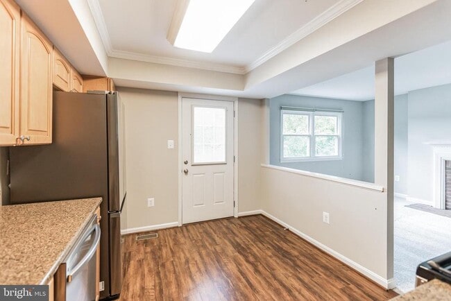 Building Photo - 5335 Lake Cove Ct