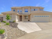 Building Photo - "Spacious 5-Bed home with 4 Baths Home for Rent!