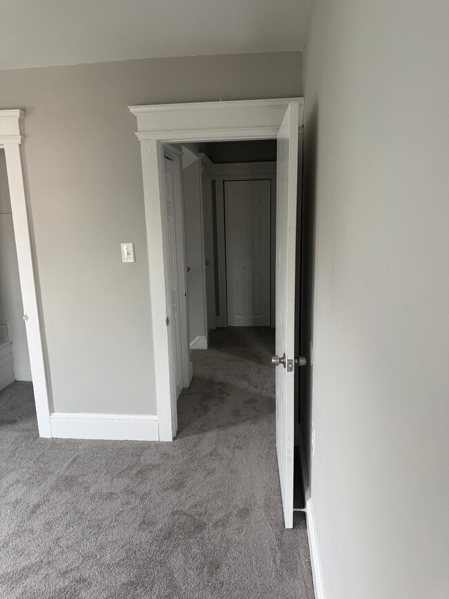 Building Photo - Recently Renovated 3-Bedroom, 1-Bath Home in Pleasantville