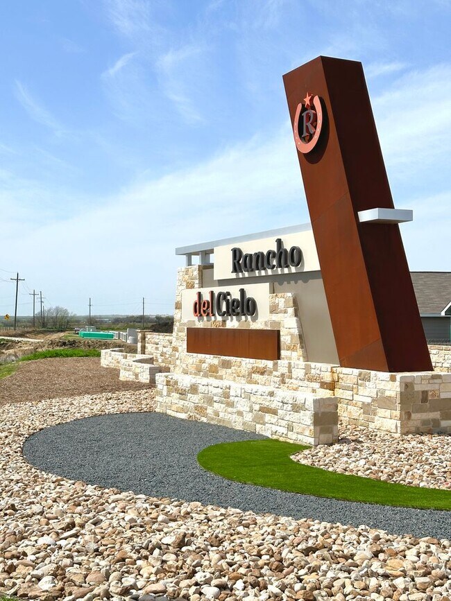 Building Photo - Coming Soon!  Late July Move in Available...