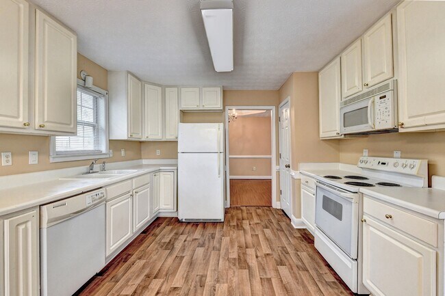 Building Photo - 40 Wisteria Blvd