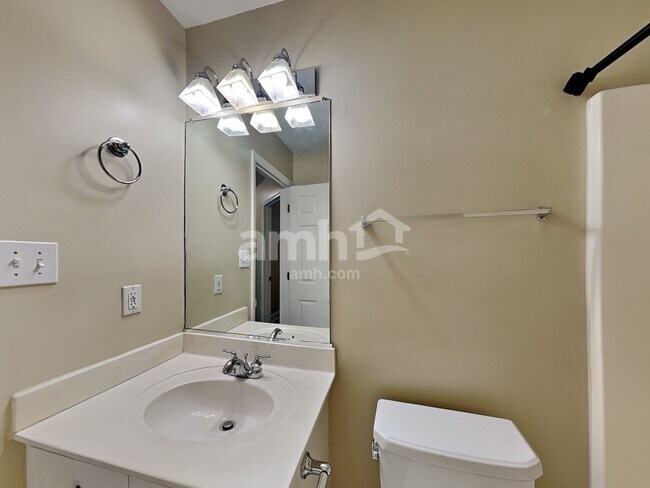 Building Photo - 6217 Highland Brook Dr