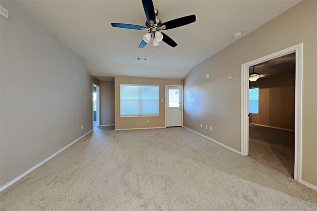 Building Photo - 804 Lovebug Ln