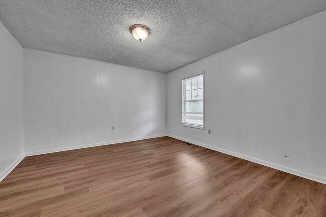 Building Photo - 805 29th St SW