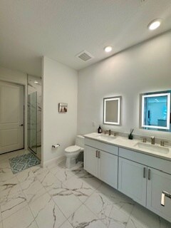 Building Photo - 644 3rd Ave S