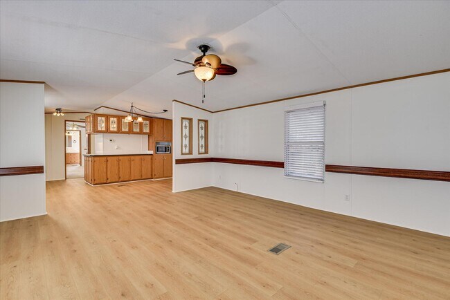 Building Photo - 892 W Five Notch Rd