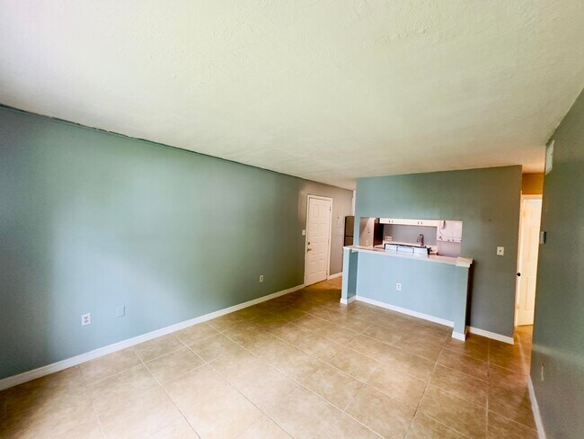 Building Photo - 225 S Tropical Trail