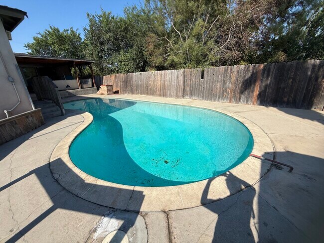 Building Photo - 5430 Mary Lane Dr