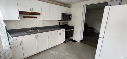 Building Photo - 127 W Schuyler