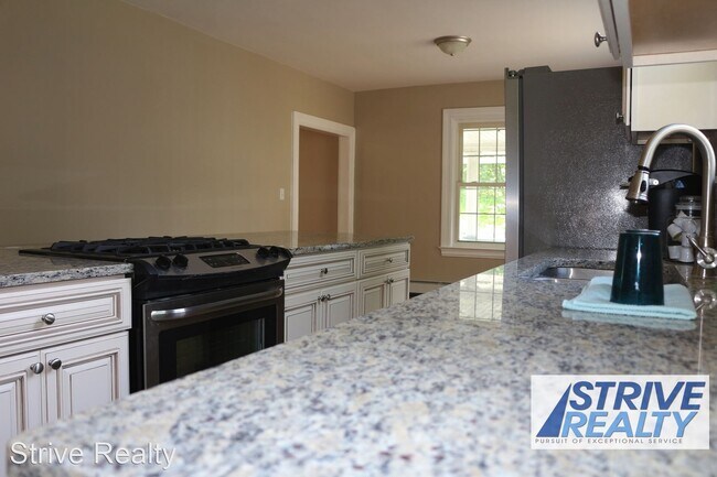 Building Photo - 6 br, 2.5 bath House - 5 Elmhurst Ave