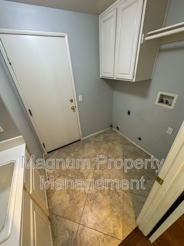Building Photo - 41713 Niblick Rd
