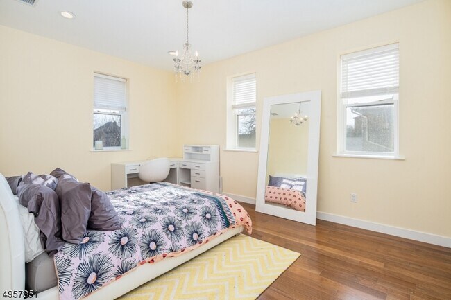 Building Photo - 82 Hackensack St