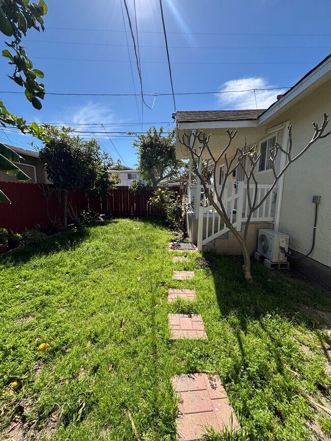 Building Photo - Bright & Spacious 2-Bedroom Home with Private Patio in San Pedro
