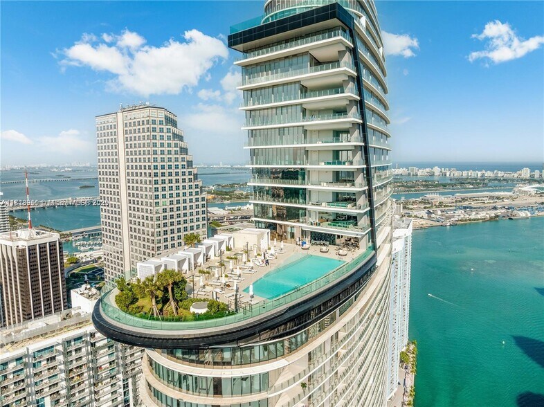 Building Photo - 300 Biscayne Boulevard Way