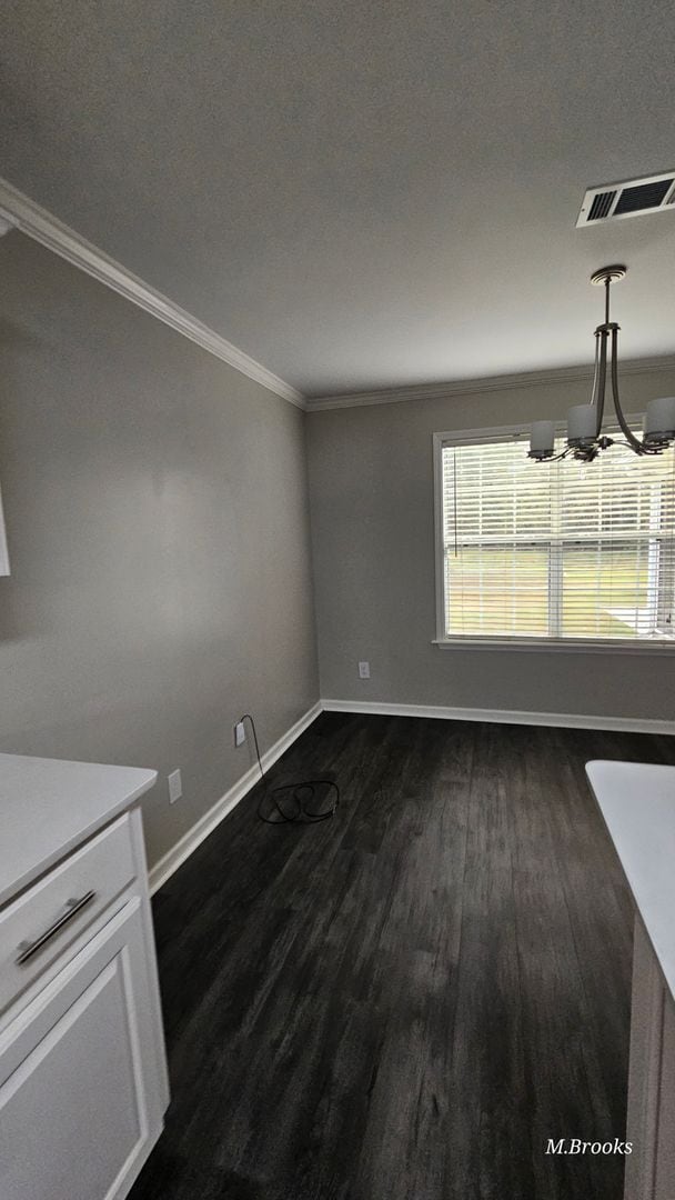 Building Photo - Country living but conveniently located in Kingsgate S/D in North Lowndes County near Moody AFB.