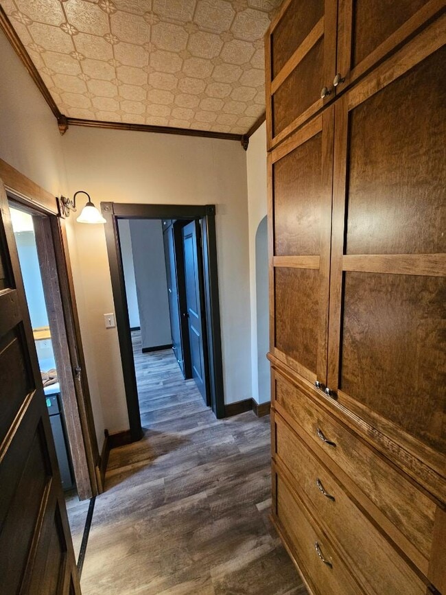 Building Photo - 316 E Walnut St