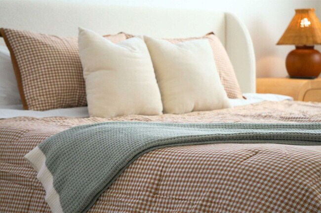 Building Photo - 5553 E Bollo St