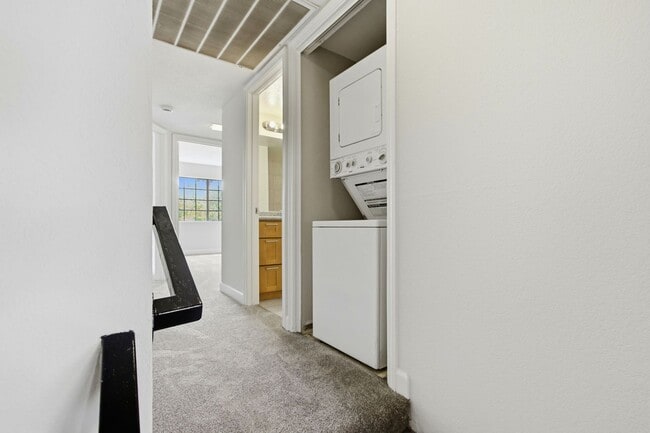 Building Photo - Sunnyvale Condo for Rent!