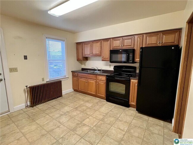 Building Photo - 351 Lehigh Ave