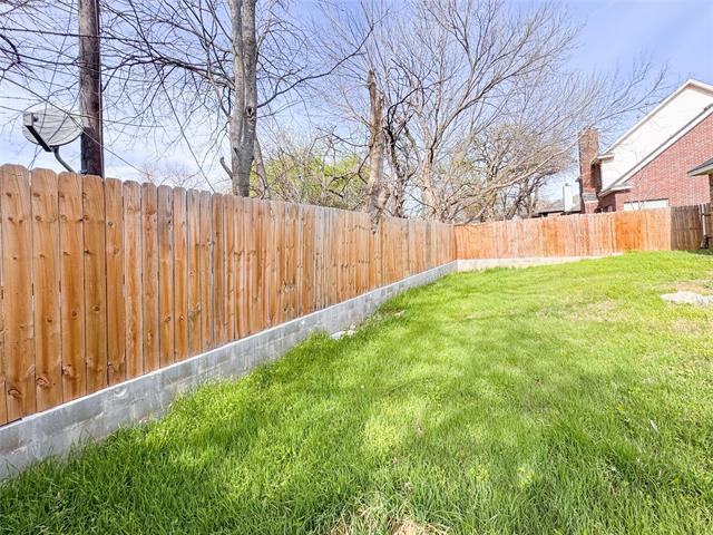 Building Photo - 1212 Maple Terrace Dr