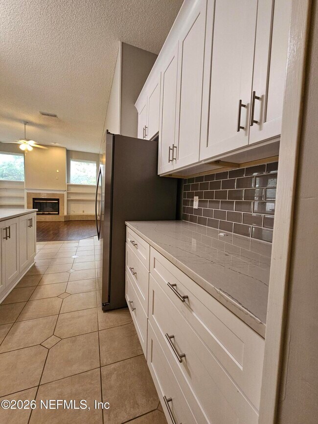 Building Photo - 8934 Elizabeth Falls Dr