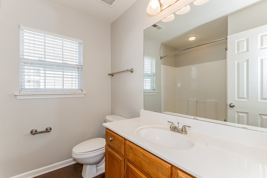 Building Photo - 2619 Rozzelles Landing Dr