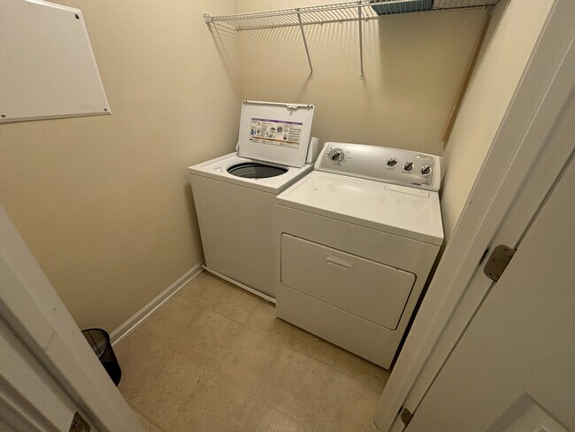 Building Photo - Room in Townhome on Sangre De Cristo Dr