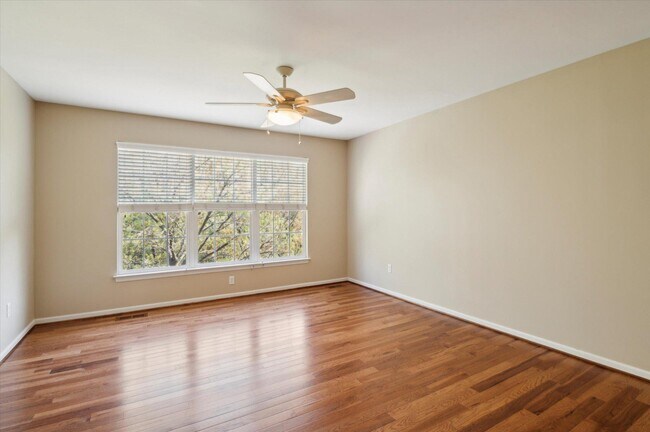 Building Photo - 103 Birchwood Dr