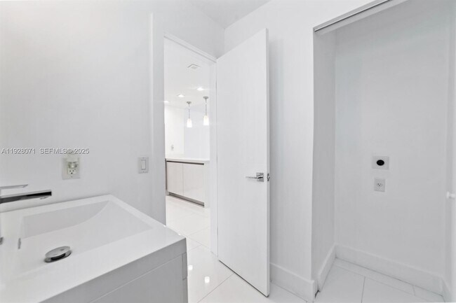 Building Photo - 3755 NE 167th St