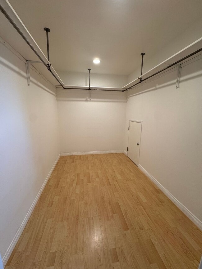 Building Photo - Comfort and Community in Thousand Oaks