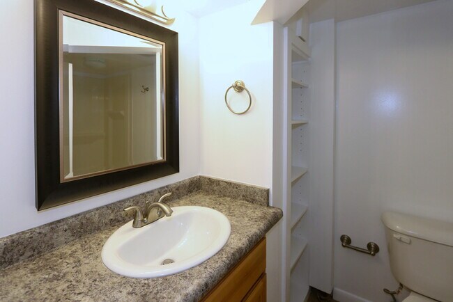 Building Photo - 1482 E 3045 S