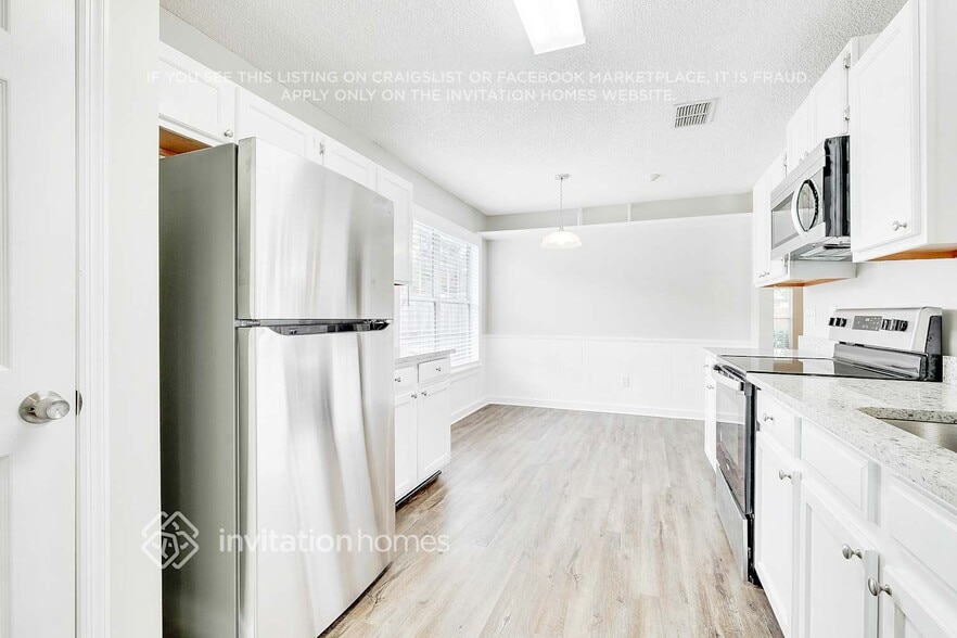 Building Photo - 8250 Rocky Creek Dr