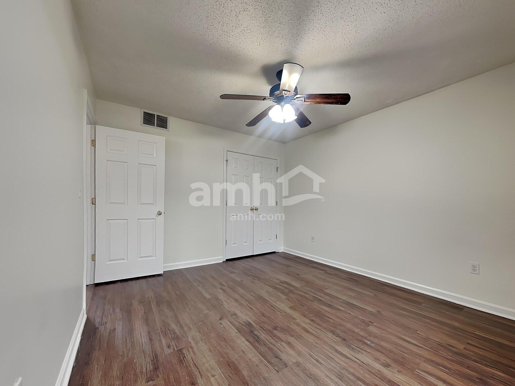 Building Photo - 9270 Chimneyrock Blvd