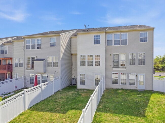 Building Photo - 1247 Mare St