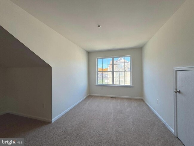 Building Photo - 3635 Glouster Dr