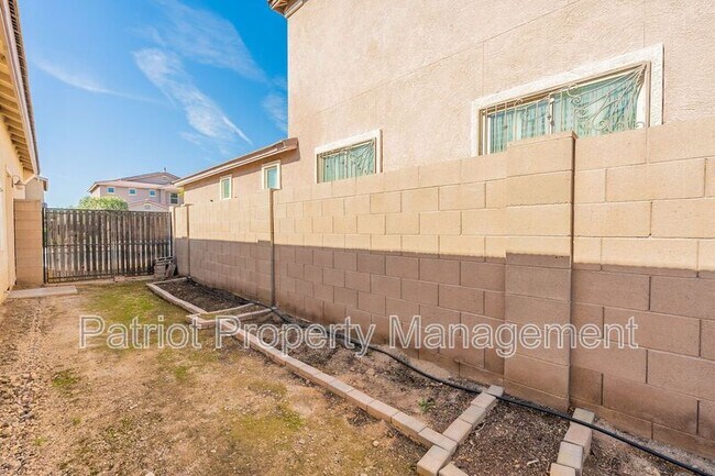 Building Photo - 329 S 172nd Dr