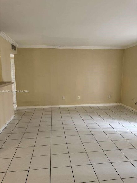 Building Photo - 10383 N Kendall Dr