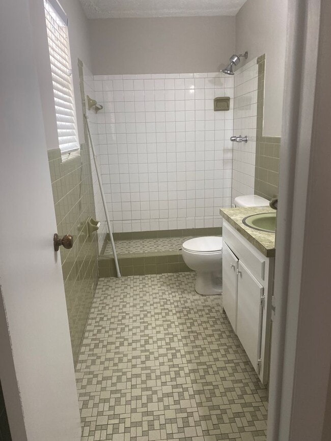 Building Photo - Residential