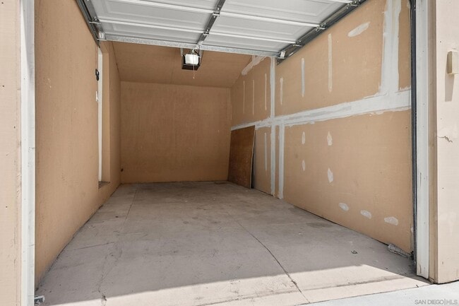 Building Photo - 2257 2nd Ave